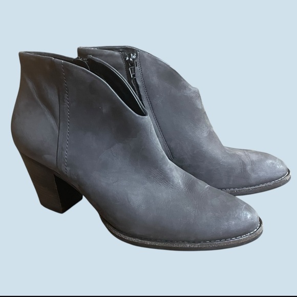 Paul Green Delgado gray suede booties US 10 (7.5) - Picture 1 of 14